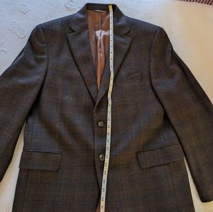Brown window pan support coat